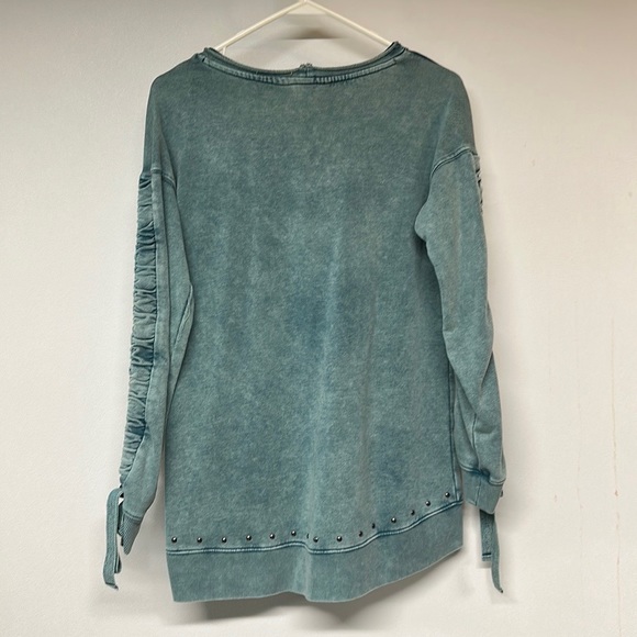 Rock & Republic Sweatshirt - Picture 5 of 5